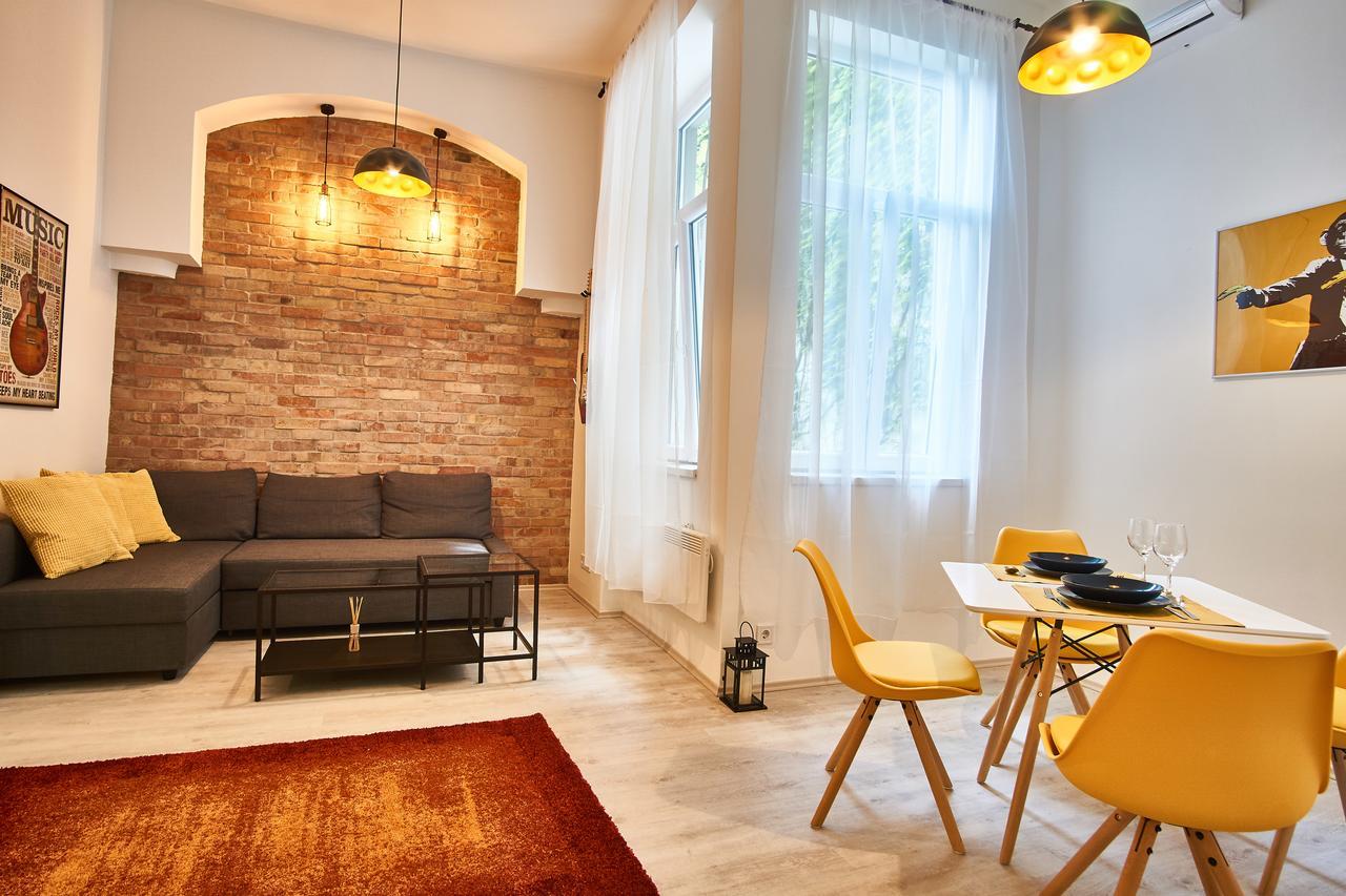 Design Apartment In The City Center With Ac บูดาเปสต์ ภายนอก รูปภาพ